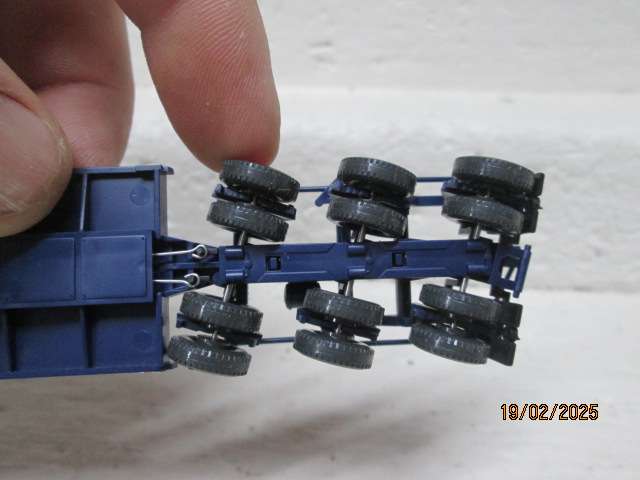 HO SCALE - WIKING - EXTRA HEAVY ROAD TRANSPORT TRUCK & TRAILER