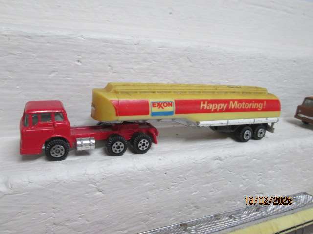 HO SCALE - YATMING - ROAD TRUCK AND TRAILERS - X4