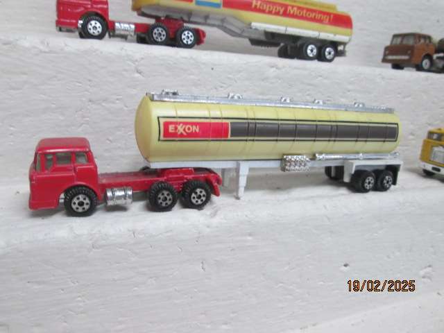 HO SCALE - YATMING - ROAD TRUCK AND TRAILERS - X4
