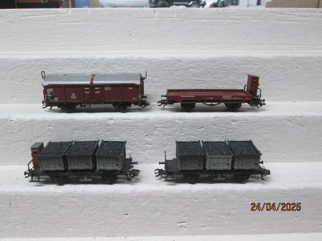 HO SCALE - MARKLIN - VARIOUS GOODS WAGONS - X4