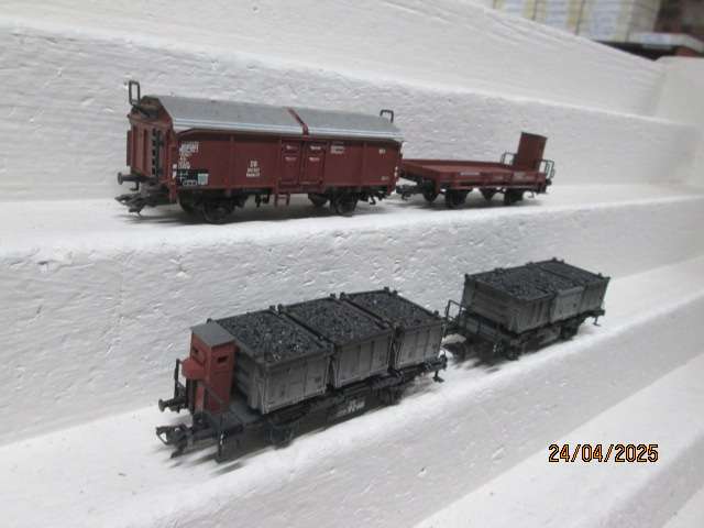 HO SCALE - MARKLIN - VARIOUS GOODS WAGONS - X4