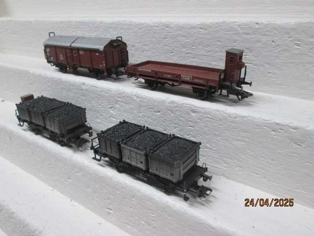 HO SCALE - MARKLIN - VARIOUS GOODS WAGONS - X4