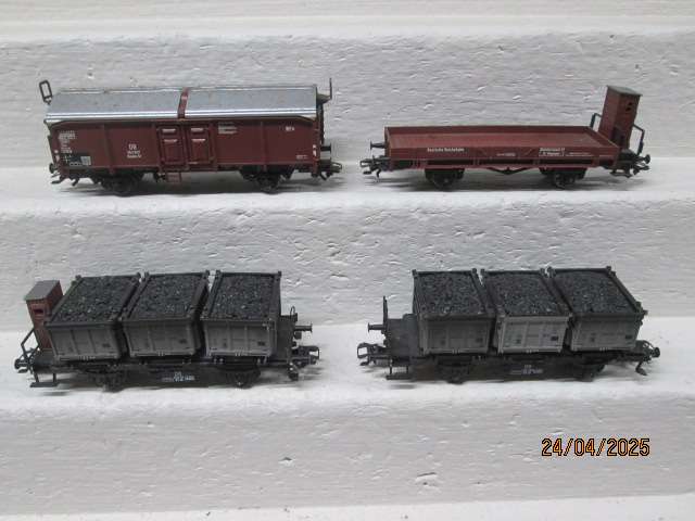 HO SCALE - MARKLIN - VARIOUS GOODS WAGONS - X4