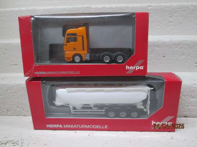 HO SCALE - HERPA - MAN ROAD TRUCK AND TRAILER - BOXED