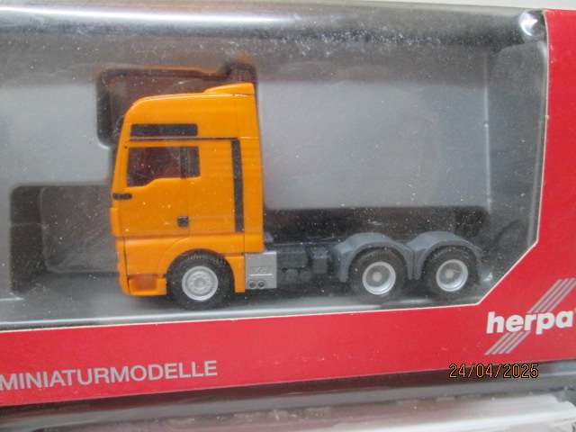 HO SCALE - HERPA - MAN ROAD TRUCK AND TRAILER - BOXED