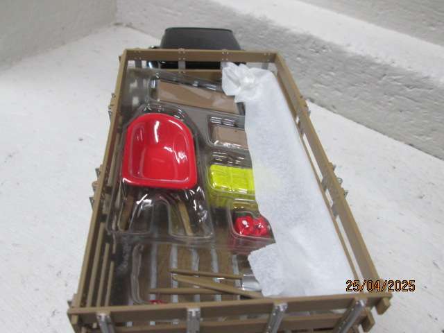 DIE CAST : 1:24 SCALE - 1934 FORD BB - 157 TRUCK - BOXED