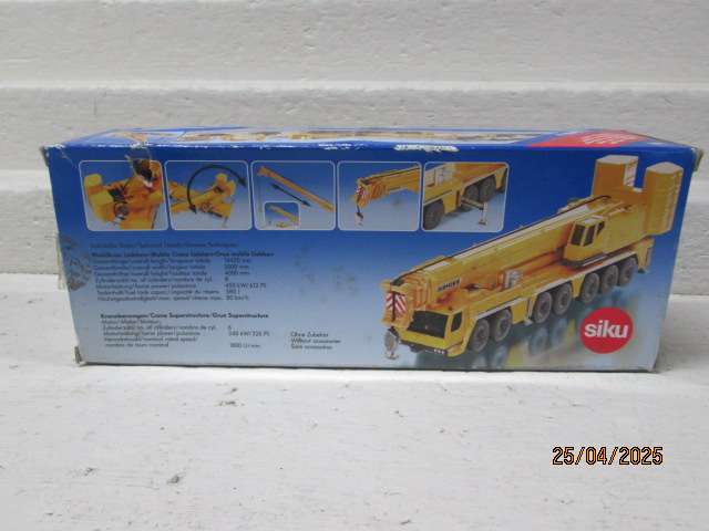 HO SCALE - SIKU - MOBILE LIEBHERR CRANE  -BOXED