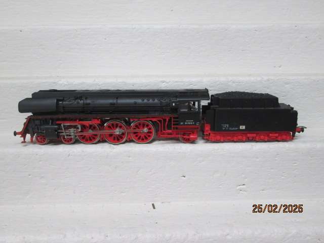 HO SCALE - PIKO - 4-6-2 STEAM LOCOMOTIVE