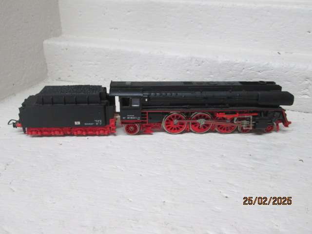 HO SCALE - PIKO - 4-6-2 STEAM LOCOMOTIVE