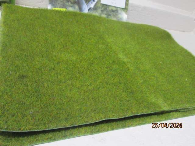 HO SCALE - HEKI/BUSCH - WILD GRASS SHEETS - X4