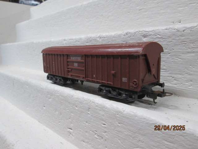 HO SCALE - LIMA - DB CLOSED HOPPER