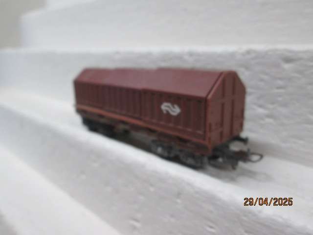 HO SCALE - LIMA - CLOSED HOPPER