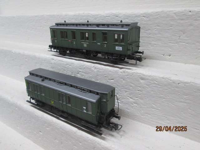 HO SCALE - ROCO - 3-AXLE OLD TIMER PASSENGER DB COACHES -X2