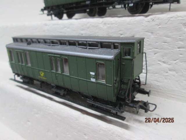 HO SCALE - ROCO - 3-AXLE OLD TIMER PASSENGER DB COACHES -X2