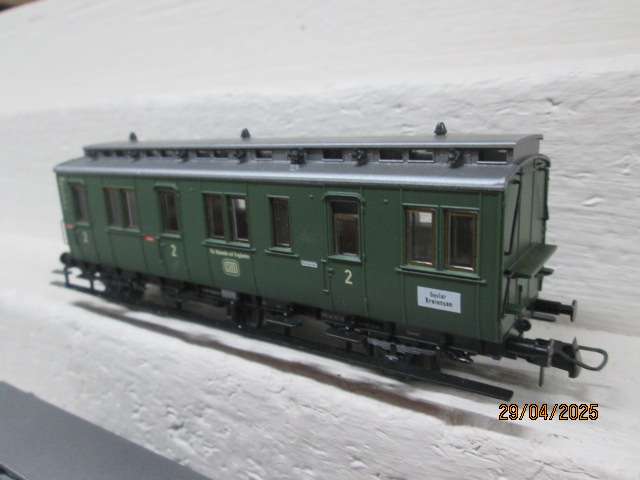 HO SCALE - ROCO - 3-AXLE OLD TIMER PASSENGER DB COACHES -X2