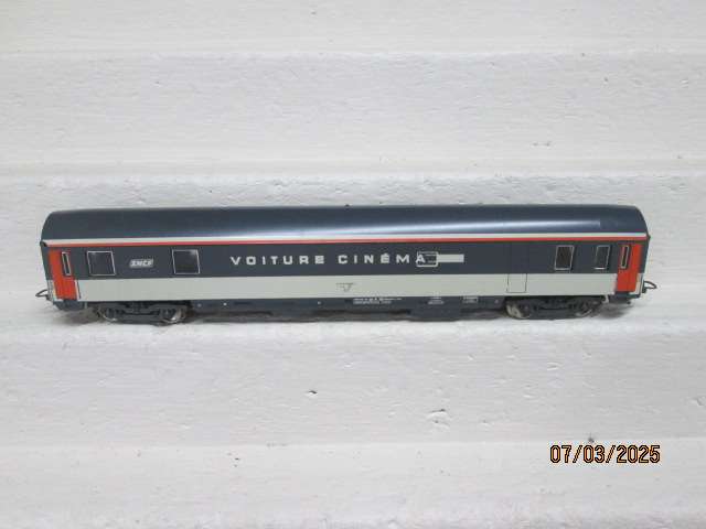 HO SCALE - LIMA - SNCF CINEMA CAR WAGON