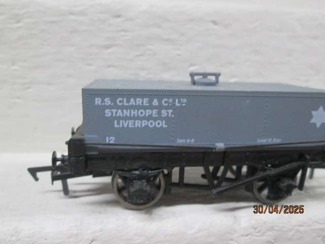 OO SCALE - DAPOL - SHORT TANK SQUARE WAGON