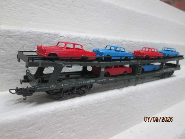 HO SCALE - LIMA - DB DARK GREEN MERCEDES CAR CARRIER WAGON - BOXED