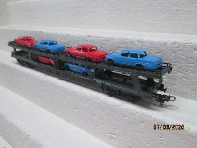 HO SCALE - LIMA - DB DARK GREEN MERCEDES CAR CARRIER WAGON - BOXED