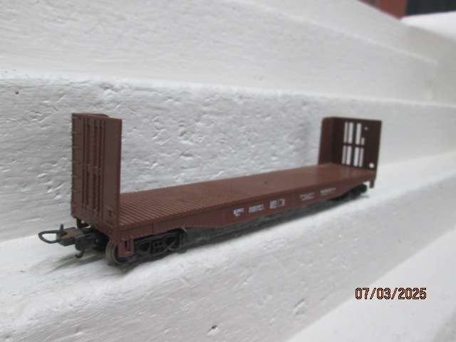 HO SCALE - LIMA - BROWN OPEN GOODS WAGON