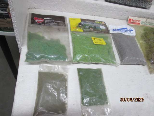 HO SCALE - VARIOUS SCENIC MATERIALS + BACKDROP SCENES