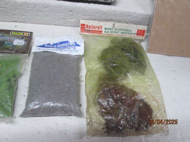 HO SCALE - VARIOUS SCENIC MATERIALS + BACKDROP SCENES