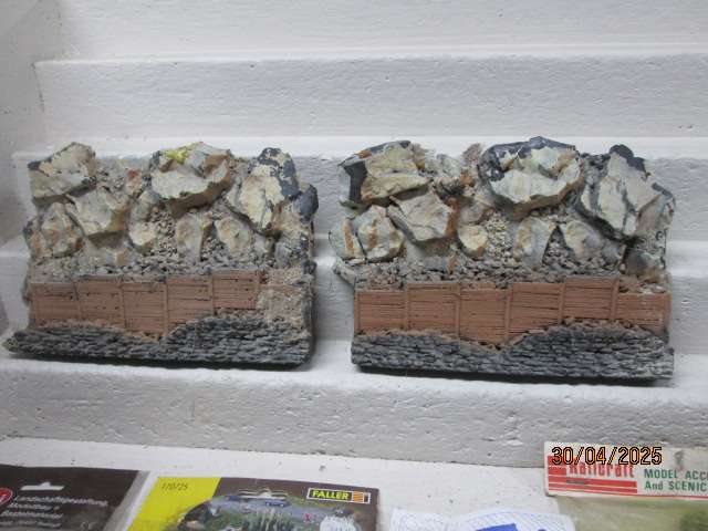 HO SCALE - VARIOUS SCENIC MATERIALS + BACKDROP SCENES