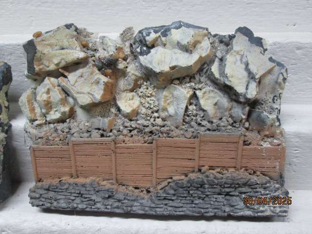 HO SCALE - VARIOUS SCENIC MATERIALS + BACKDROP SCENES