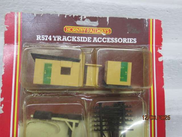 OO SCALE - HORNBY - TRACKSIDE ACCESSORY PACK - BOXED