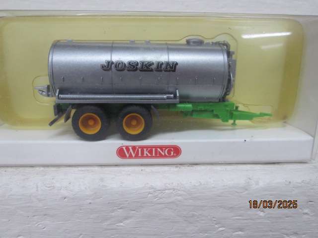 HO SCALE - WIKING - X2 LARGE TRACTORS + TRAILER