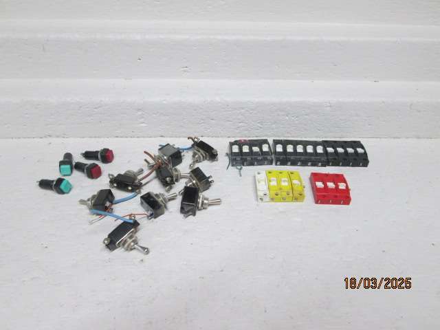 HO SCALE - VARIOUS SWITCHES - X12