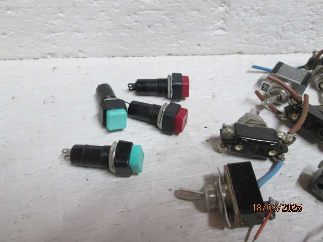HO SCALE - VARIOUS SWITCHES - X12