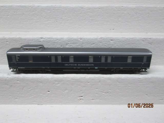 HO SCALE - TRIX - DB BLUE COACH