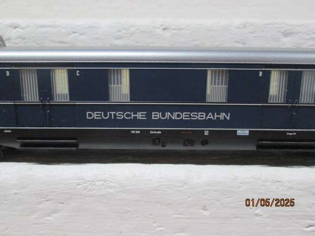 HO SCALE - TRIX - DB BLUE COACH