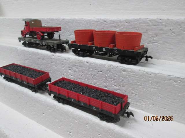 HO SCALE - BACHMANN - PRR VARIOUS GOODS WAGONS - X4