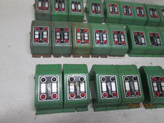 HO / OO SCALE - FLEISCHMANN SWITCHES - X27