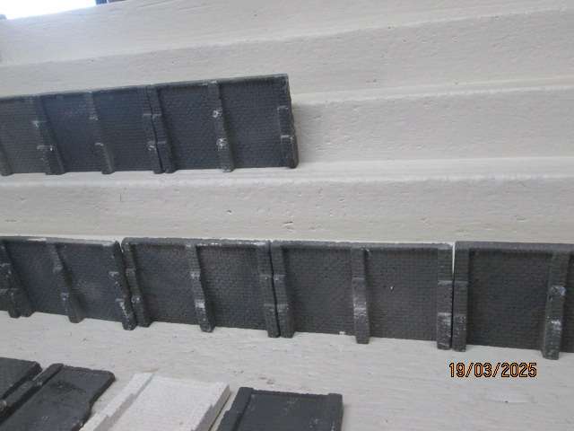 HO / OO SCALE - CEMENT RETAINING WALLS - BEER BOX FULL