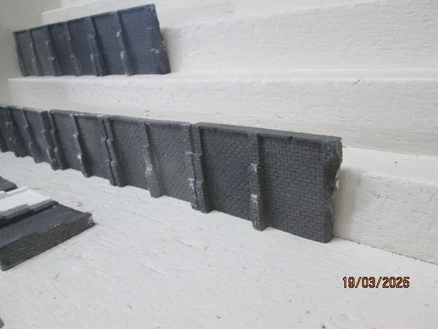 HO / OO SCALE - CEMENT RETAINING WALLS - BEER BOX FULL