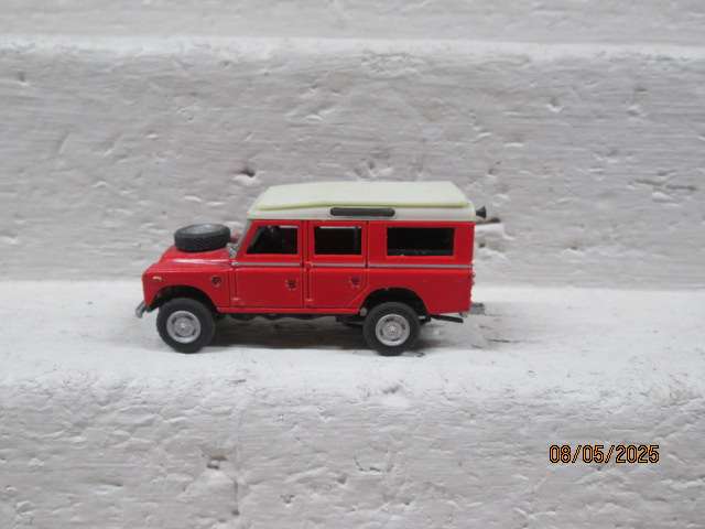 DIE CAST : NEWRAY - LANDROVER SERIES III