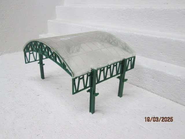 OO SCALE - HORNBY - STATION PLATFORM CANOPY