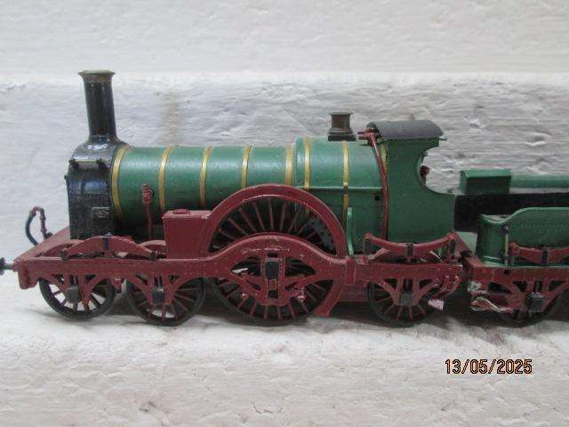 WHITE METAL - OLD TIMER - 4-2-2 STEAM LOCOMOTIVE