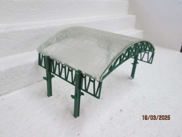 OO SCALE - HORNBY - STATION PLATFORM CANOPY