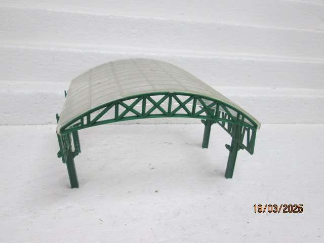 OO SCALE - HORNBY - STATION PLATFORM CANOPY