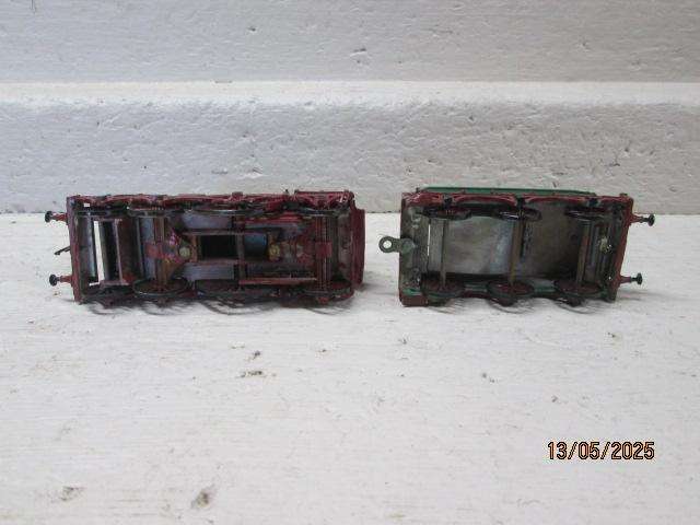 WHITE METAL - OLD TIMER - 4-2-2 STEAM LOCOMOTIVE