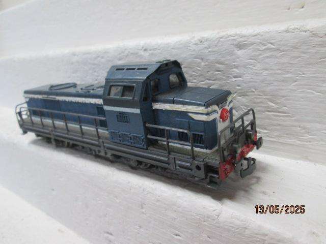 HO SCALE - JOUEFF - SNCF - BLUE DIESEL LOCOMOTIVE