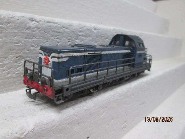 HO SCALE - JOUEFF - SNCF - BLUE DIESEL LOCOMOTIVE