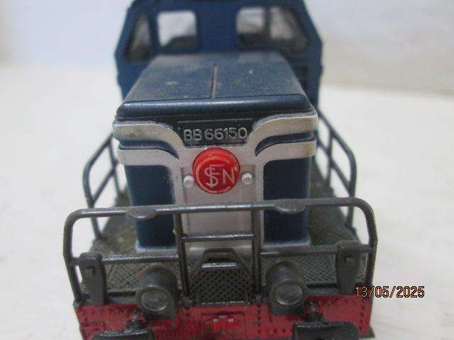 HO SCALE - JOUEFF - SNCF - BLUE DIESEL LOCOMOTIVE