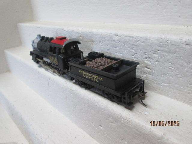 HO SCALE - MODEL POWER - 2-6-0 STEAM LOCMOTIVE - BOXED