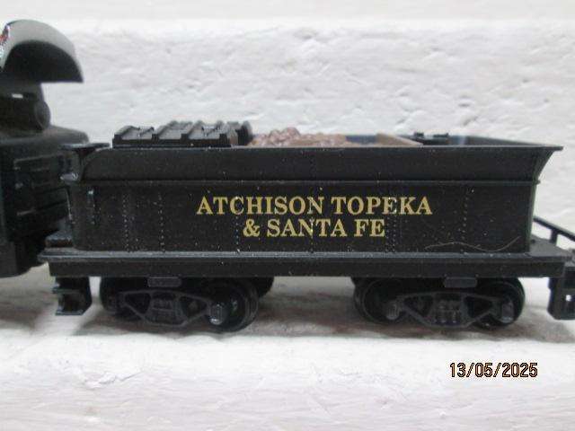 HO SCALE - MODEL POWER - 2-6-0 STEAM LOCMOTIVE - BOXED