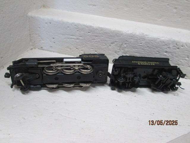 HO SCALE - MODEL POWER - 2-6-0 STEAM LOCMOTIVE - BOXED